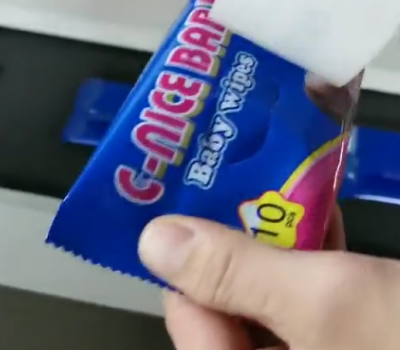 全自动包装机包装酒精作业现场